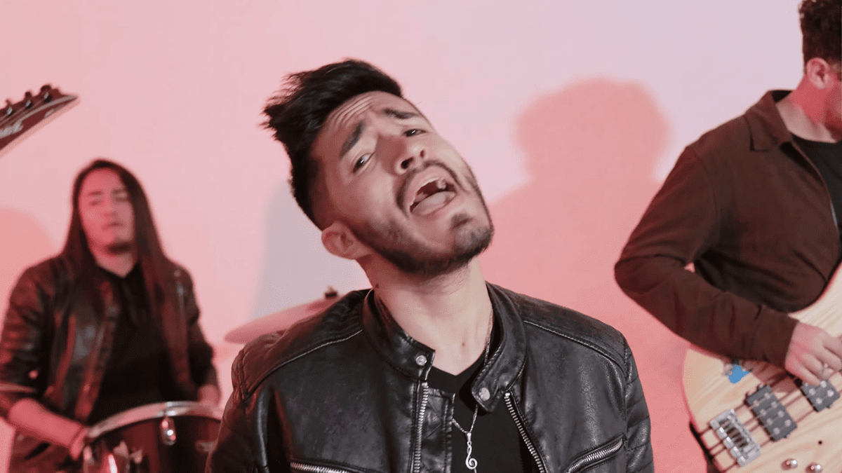 Fer Luna nos enseña a 'Vivir Sin Límites' en su colaboración con Proyecto Soledad