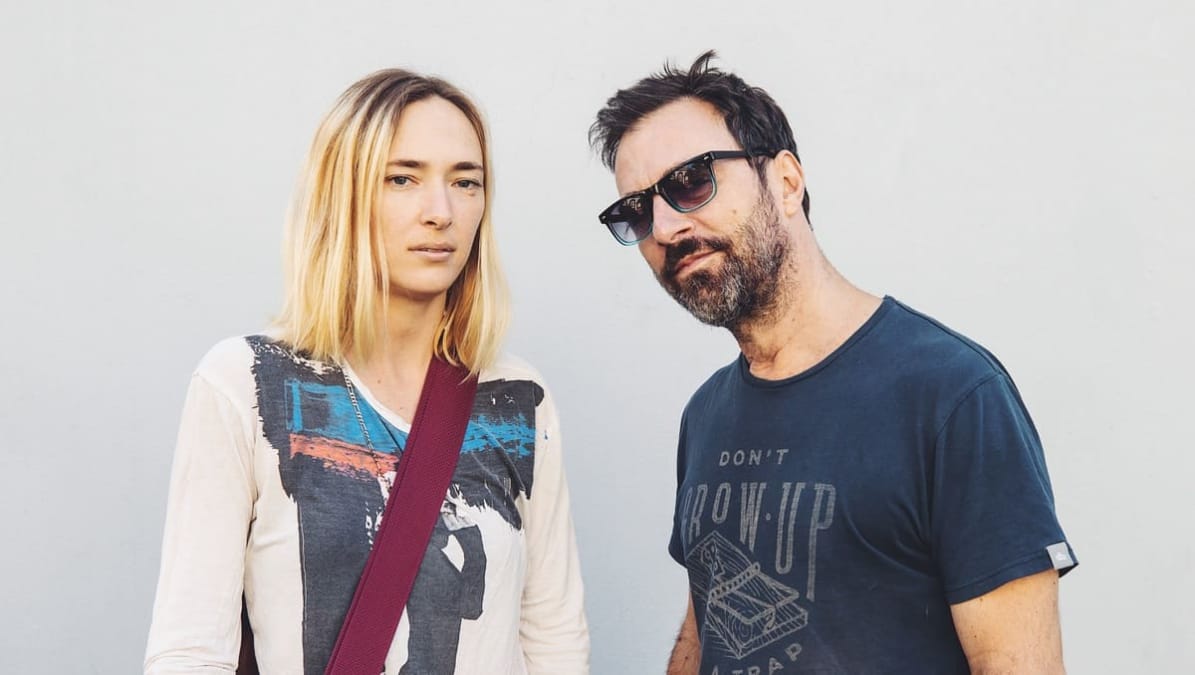 Panda Elliot presenta su nuevo sencillo "Por los Dos" junto a Kevin Johansen