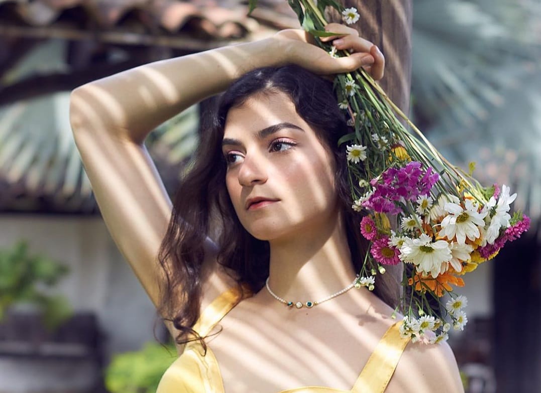 Rosa Esber estrena su nuevo sencillo “Tell Me”