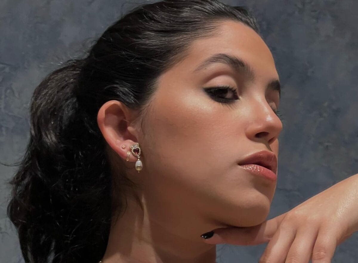 VALÉ conquista las plataformas musicales con “OOP”