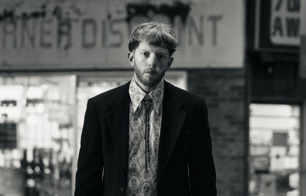 Civic TV firma con Flemish Eye y comparte su nuevo sencillo: "black moon"