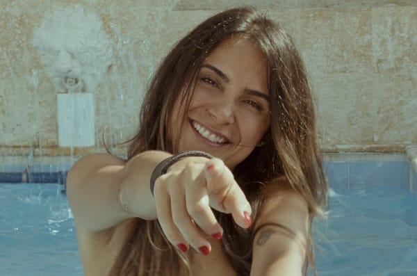 Ellen Gómez se reinventa musicalmente con su nueva canción "Nada pa Ti"