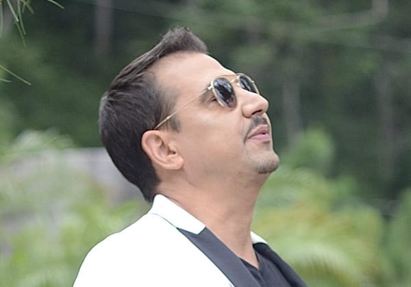 Tony B estrena su canción "Amantes Perfectos"